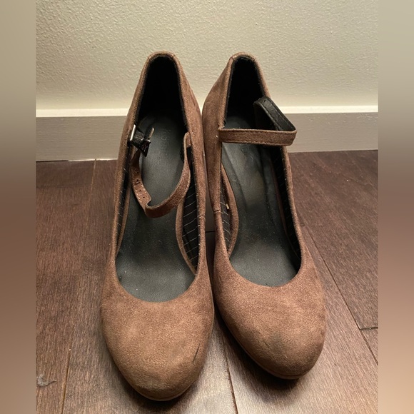 Brown Suede heels - Picture 3 of 3